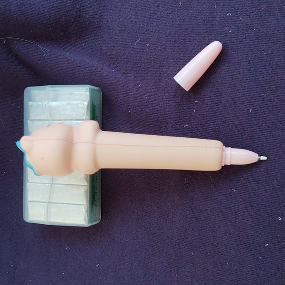 Squishy Unicorn Pen - Picture 4 of 8